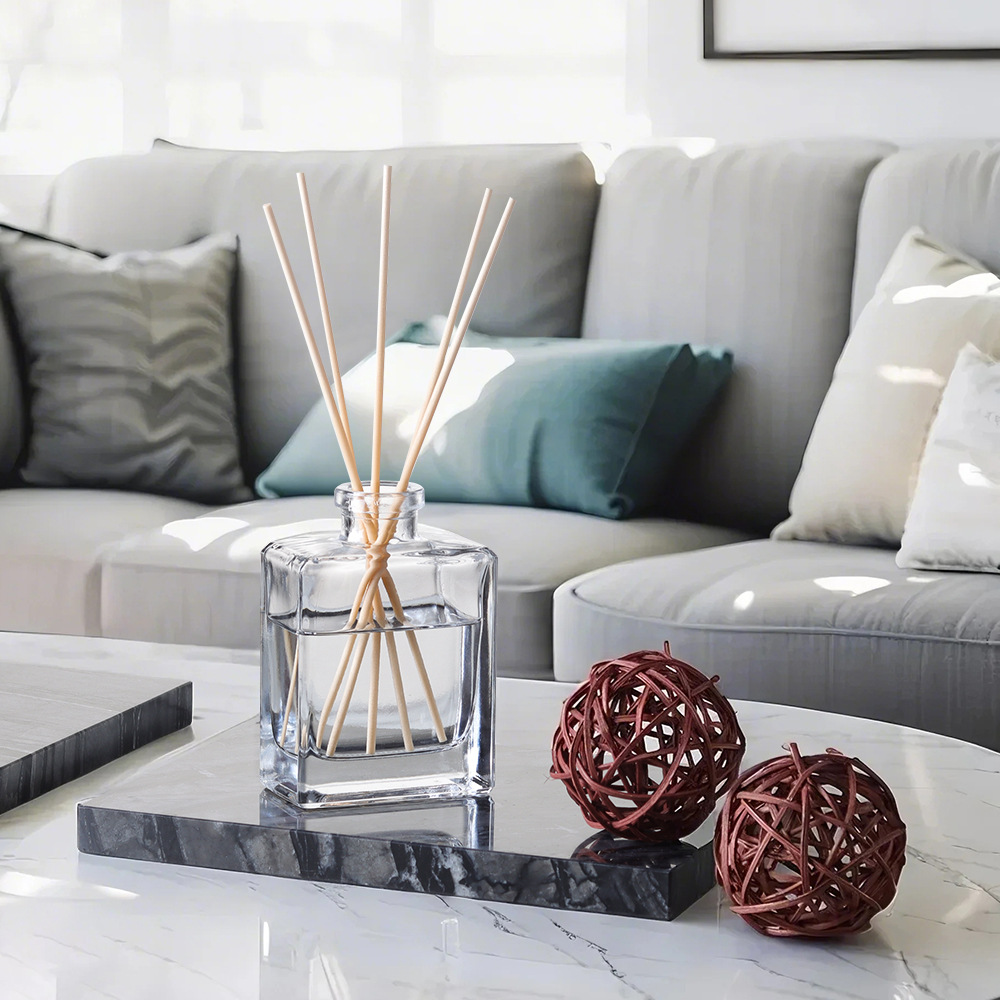 زجاجة عطرية زجاجية مربعة بسيطة - مراجعة Home Fragrance Japan وسعره